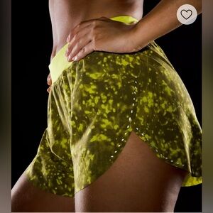 Lululemon shorts size 6